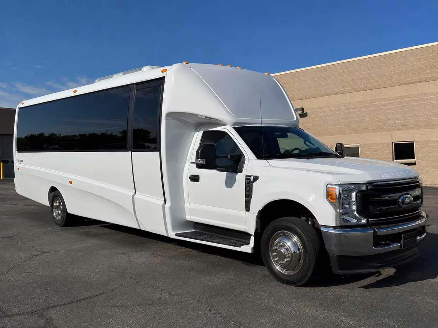 15 passenger minibus