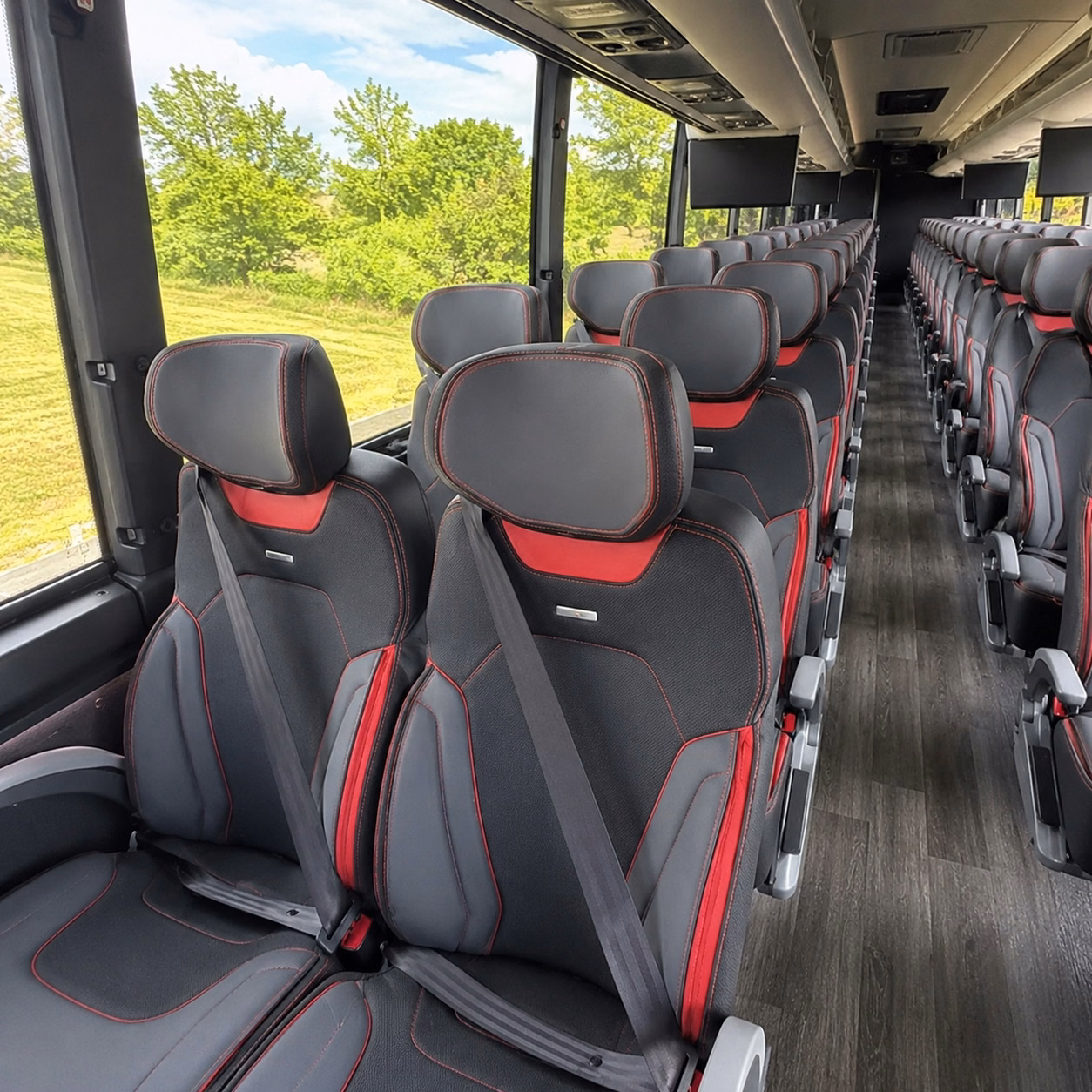 long distance corporate charter bus rentals from yakima to seattle beyond
