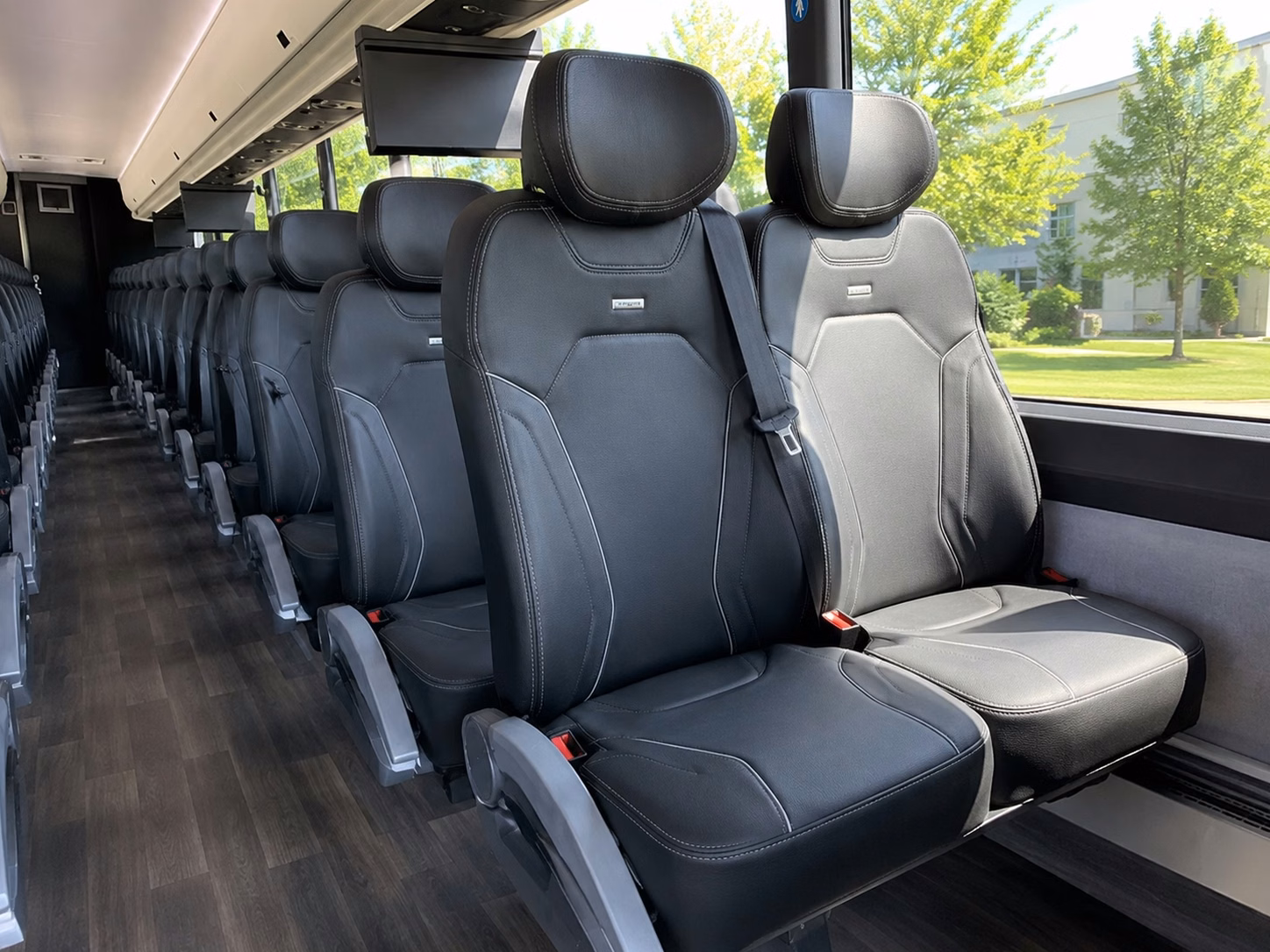 sporting event shuttle buses for corporate groups and company outings in yakima