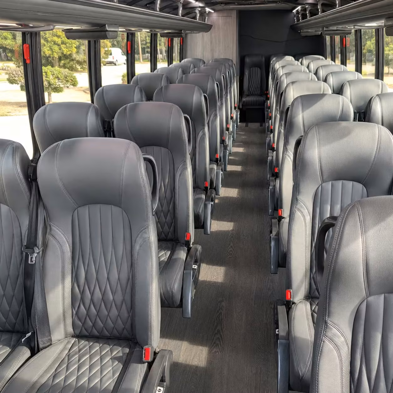 yakima 35 passenger minibus rental
